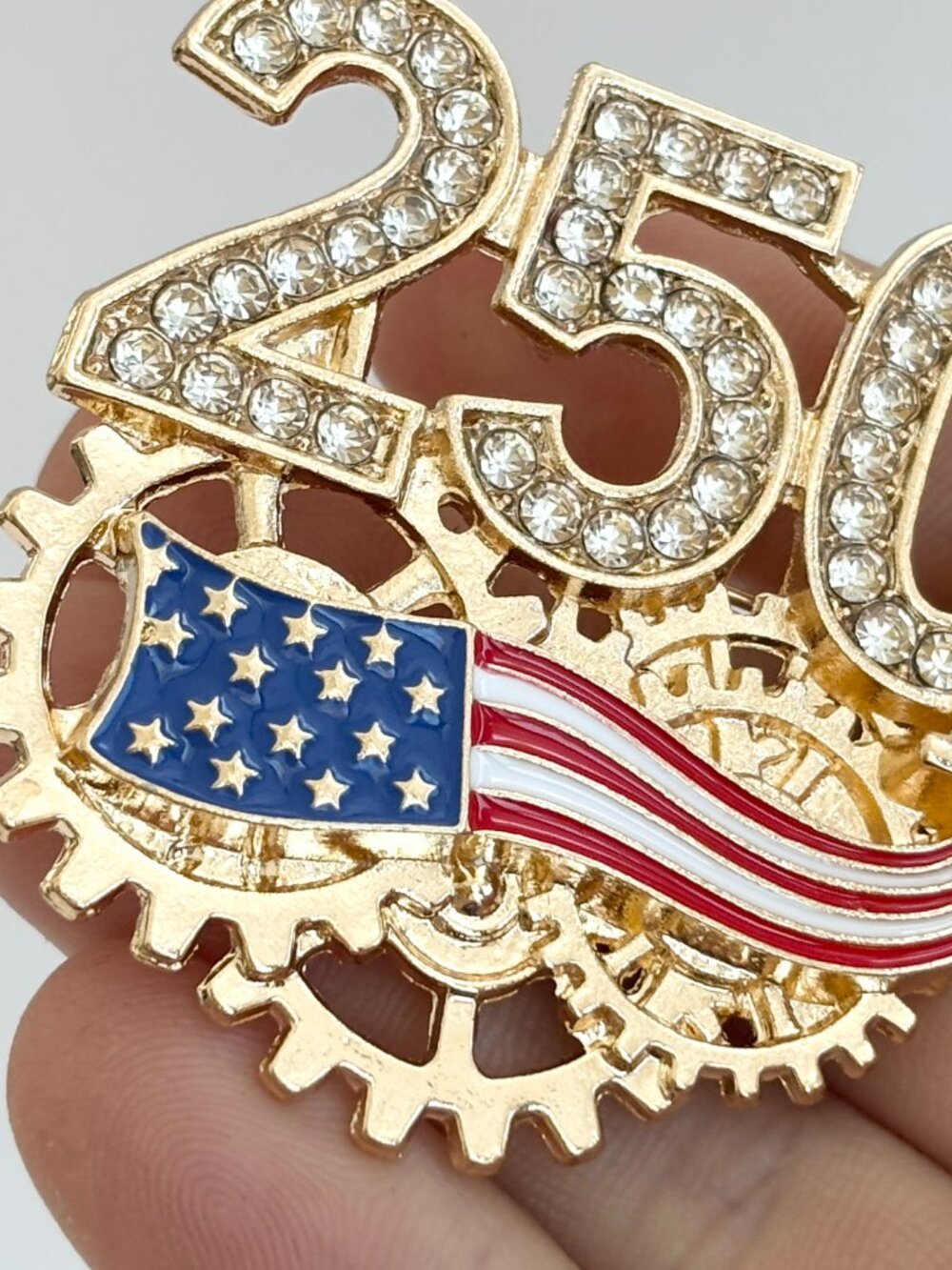 Patriotic American Flag USA 250th Anniversary July 4th Gold Toned Brooch Pin - Picture 12 of 13